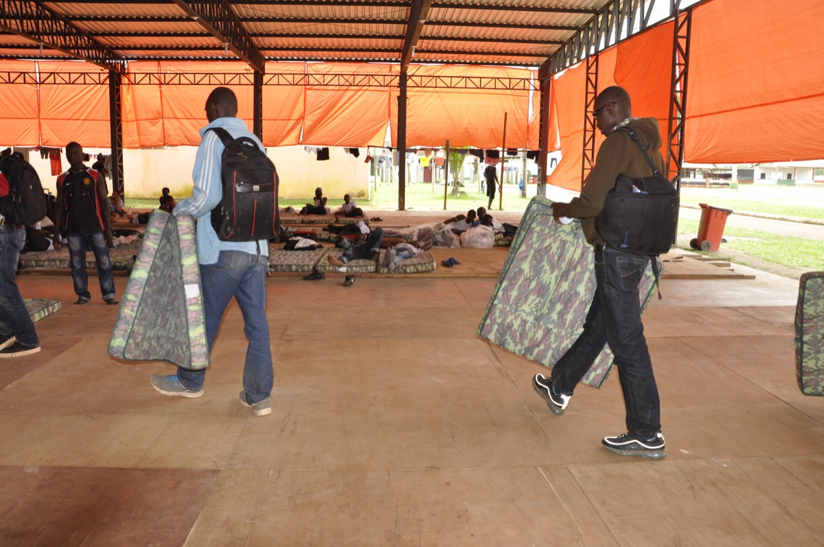 2 chegada de imigrantes haitianos e senegaleses no acampamento